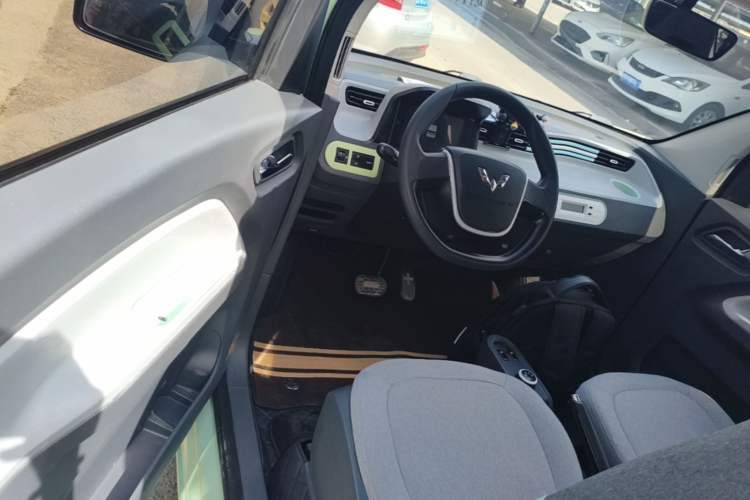 Used Wuling Hongguang MINIEV 2021 Macaron Premium Model – Lithium-NMC Driver Seat