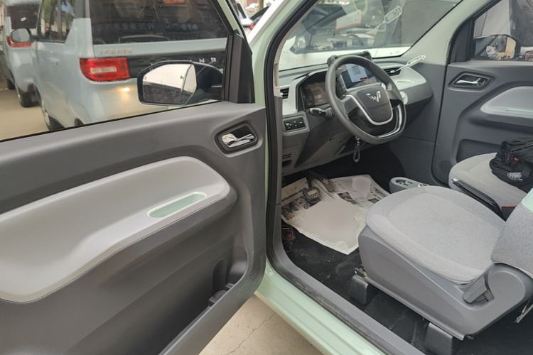 Used Wuling Hongguang MINIEV 2021 Macaron Fashion Model Lithium Iron Phosphate Driver Seat