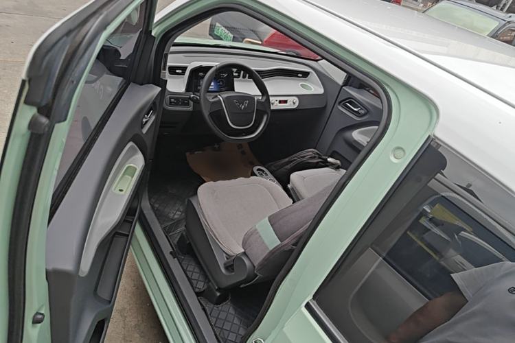 Used Wuling Hongguang MINIEV 2021 Macaron Premium Model – Lithium Iron Phosphate Driver Seat