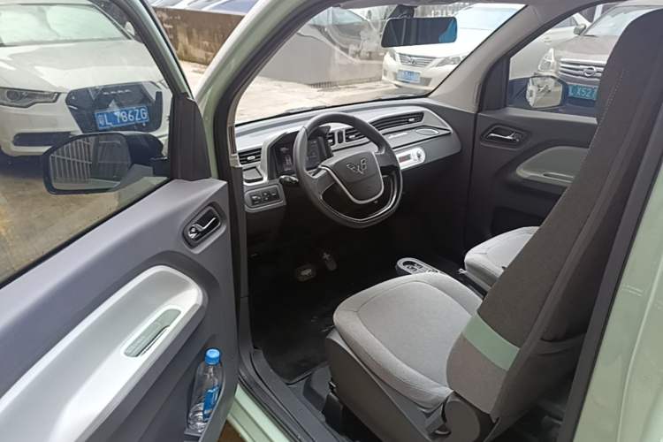 Used Wuling Hongguang MINIEV 2021 Macaron Sandwich Model 170 km Lithium Iron Phosphate Driver Seat