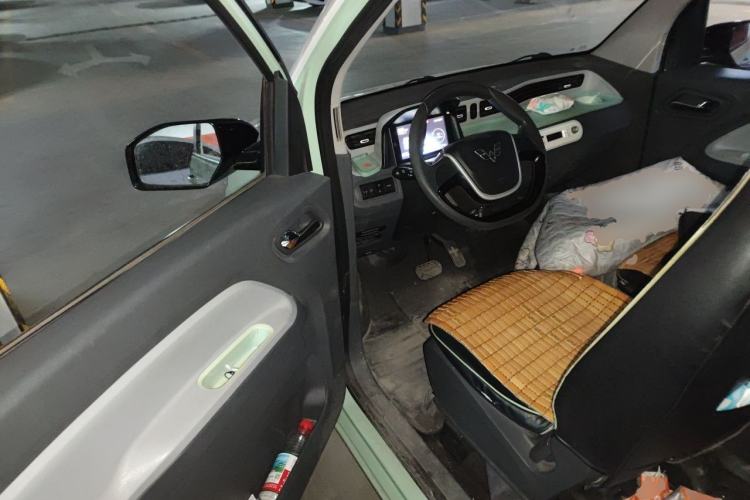 Used Wuling Hongguang MINIEV 2021 Macaron Fashion Model Lithium Iron Phosphate Driver Seat