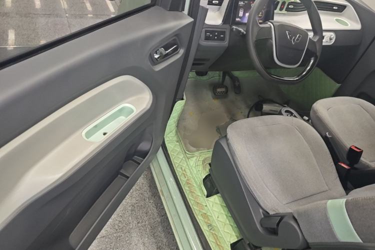 Used Wuling Hongguang MINIEV 2021 Macaron Fashion Edition Lithium-Ion Battery Driver Seat