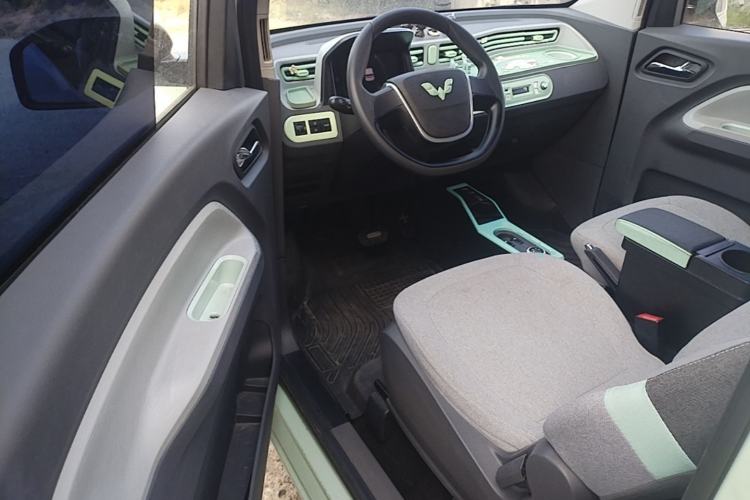 Used Wuling Hongguang MINIEV 2021 Macaron Fashion Model Lithium Iron Phosphate Driver Seat