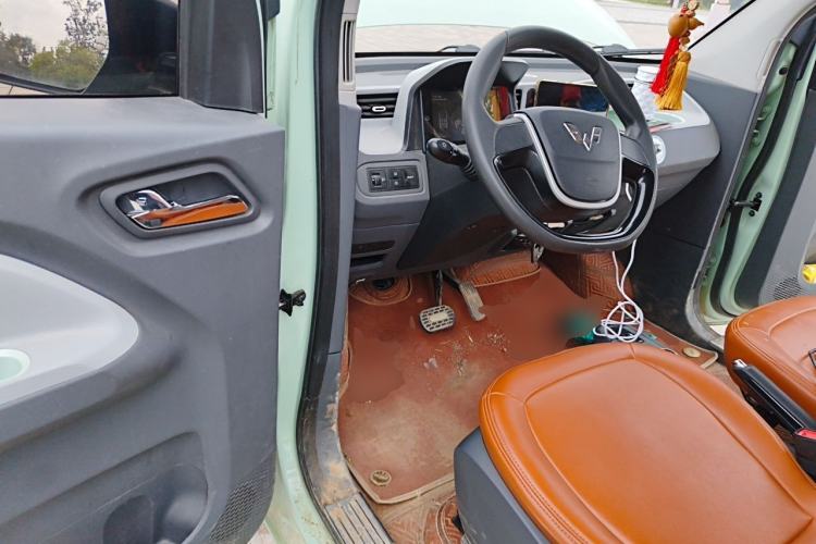 Used Wuling Hongguang MINIEV 2021 Macaron Premium Model – Lithium-NMC Driver Seat