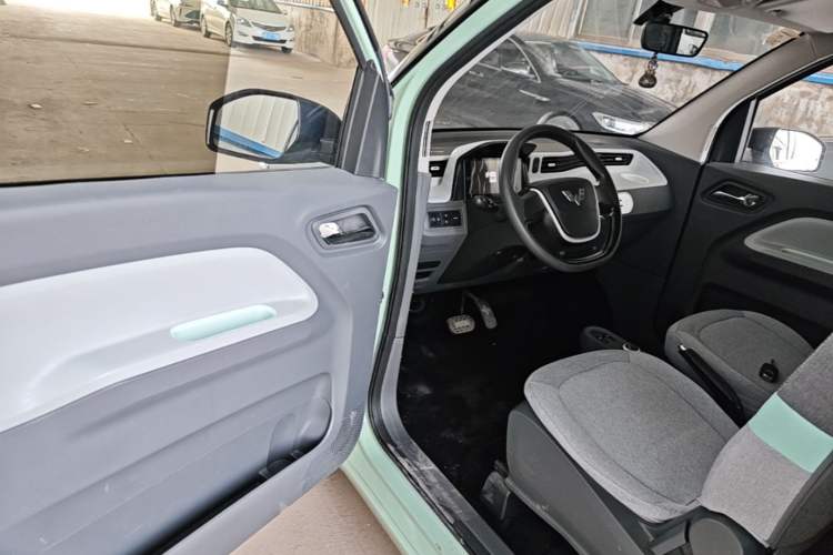 Used Wuling Hongguang MINIEV 2021 Macaron Premium Model – Lithium Iron Phosphate Driver Seat