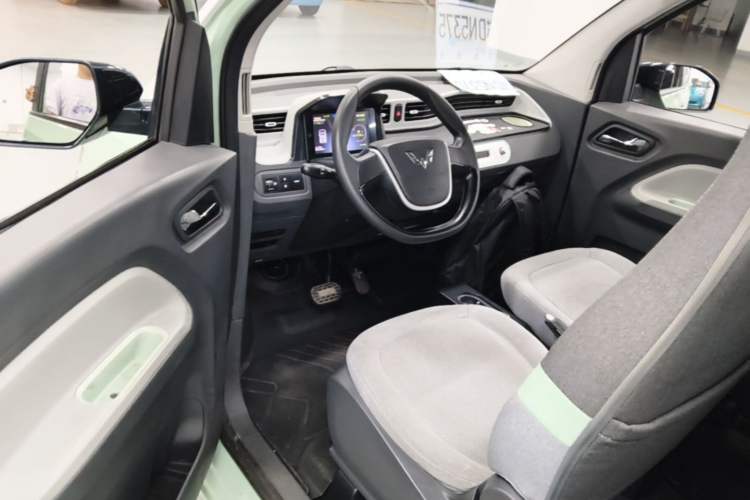 Used Wuling Hongguang MINIEV 2021 Macaron Premium Model – Lithium Iron Phosphate Driver Seat