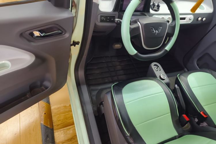 Used Wuling Hongguang MINIEV 2021 Macaron Premium Model – Lithium Iron Phosphate Driver Seat