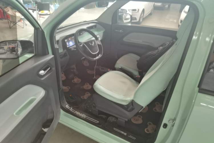 Used Wuling Hongguang MINIEV 2021 Macaron Premium Model – Lithium Iron Phosphate Driver Seat