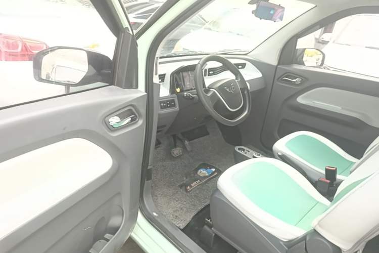 Used Wuling Hongguang MINIEV 2021 Macaron Fashion Model Lithium Iron Phosphate Driver Seat