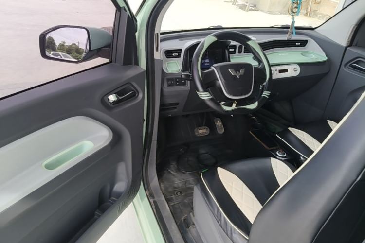 Used Wuling Hongguang MINIEV 2021 Macaron Fashion Model Lithium Iron Phosphate Driver Seat