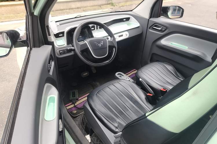 Used Wuling Hongguang MINIEV 2021 Macaron Premium Model – Lithium-NMC Driver Seat