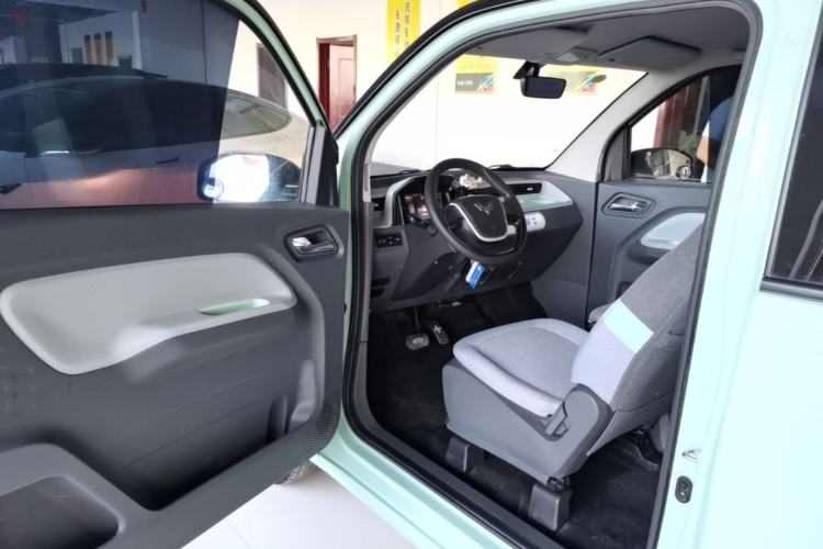 Used Wuling Hongguang MINIEV 2021 Macaron Fashion Edition Lithium-Ion Battery Driver Seat