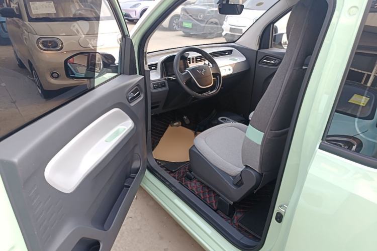 Used Wuling Hongguang MINIEV 2021 Macaron Fashion Model Lithium Iron Phosphate Driver Seat