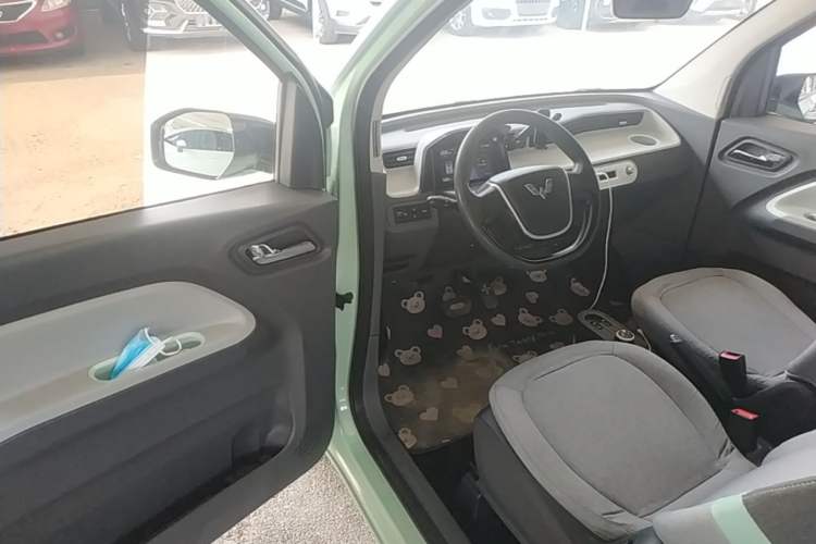 Used Wuling Hongguang MINIEV 2021 Macaron Premium Model – Lithium Iron Phosphate Driver Seat