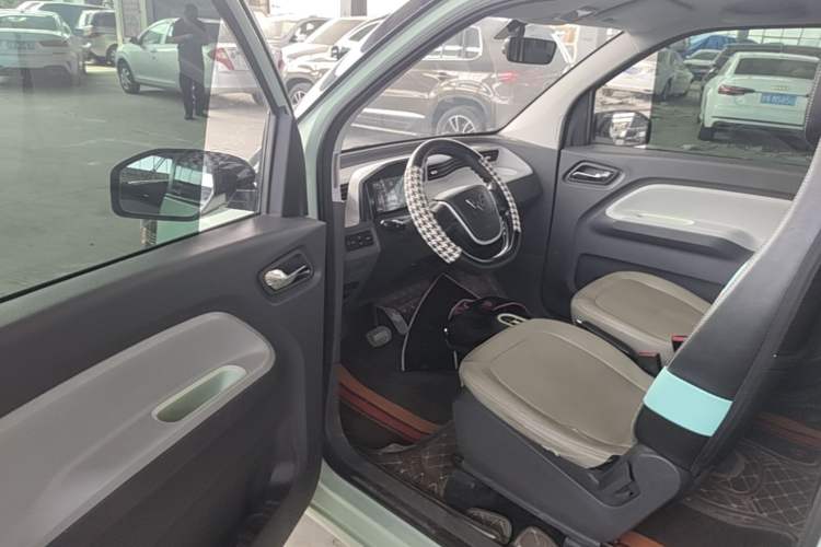 Used Wuling Hongguang MINIEV 2021 Macaron Fashion Edition Lithium-Ion Battery Driver Seat