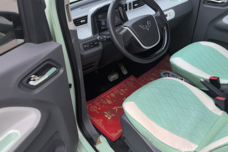 Used Wuling Hongguang MINIEV 2021 Macaron Fashion Model Lithium Iron Phosphate Driver Seat