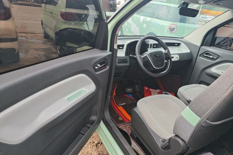 Used Wuling Hongguang MINIEV 2021 Macaron Fashion Model Lithium Iron Phosphate Driver Seat