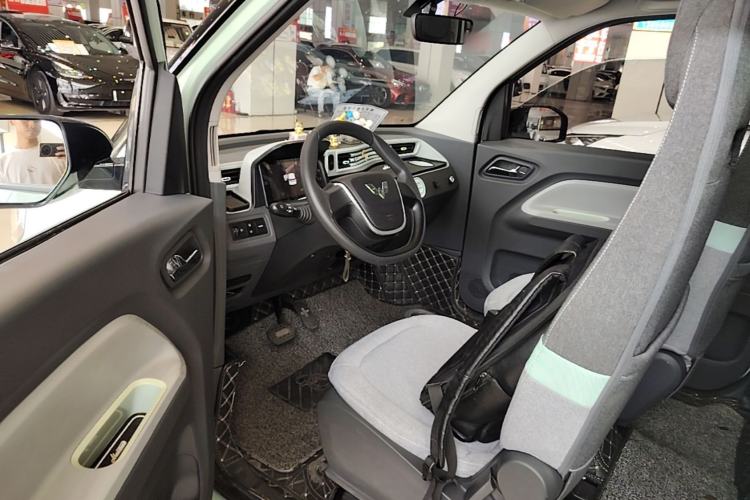 Used Wuling Hongguang MINIEV 2021 Macaron Premium Model – Lithium Iron Phosphate Driver Seat