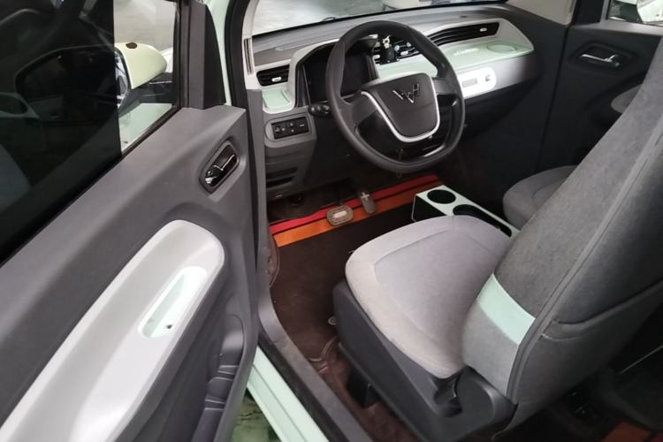 Used Wuling Hongguang MINIEV 2021 Macaron Fashion Model Lithium Iron Phosphate Driver Seat