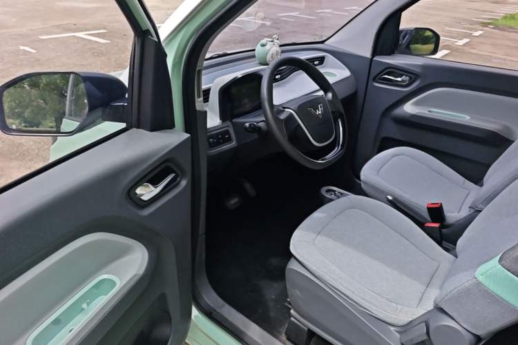 Used Wuling Hongguang MINIEV 2021 Macaron Premium Model – Lithium-NMC Driver Seat