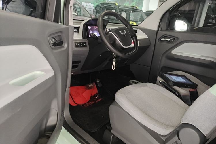 Used Wuling Hongguang MINIEV 2021 Macaron Fashion Model Lithium Iron Phosphate Driver Seat