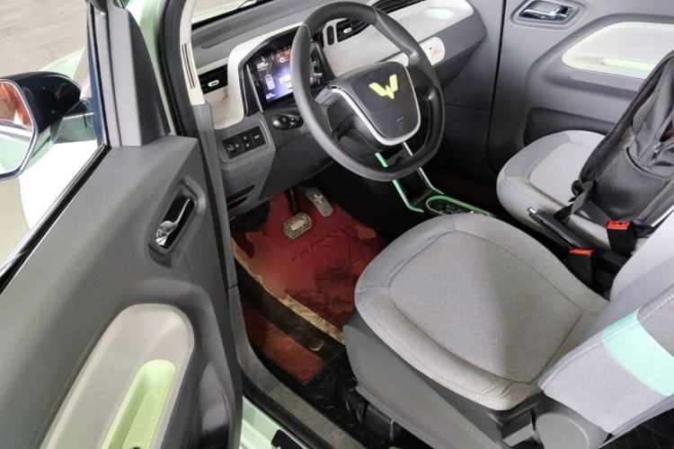 Used Wuling Hongguang MINIEV 2021 Macaron Fashion Model Lithium Iron Phosphate Driver Seat