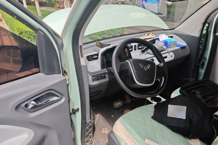 Used Wuling Hongguang MINIEV 2021 Macaron Fashion Model Lithium Iron Phosphate Driver Seat