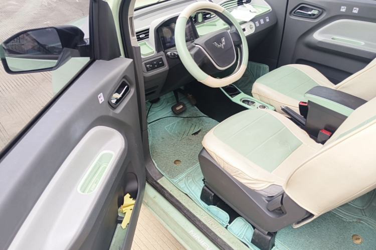 Used Wuling Hongguang MINIEV 2021 Macaron Fashion Model Lithium Iron Phosphate Driver Seat
