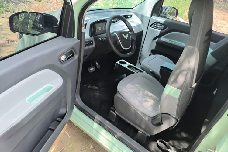 Used Wuling Hongguang MINIEV 2021 Macaron Premium Model – Lithium Iron Phosphate Driver Seat