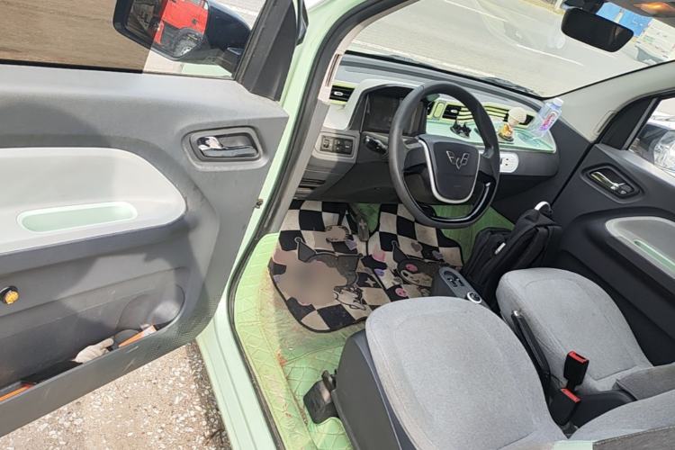 Used Wuling Hongguang MINIEV 2021 Macaron Fashion Model Lithium Iron Phosphate Driver Seat