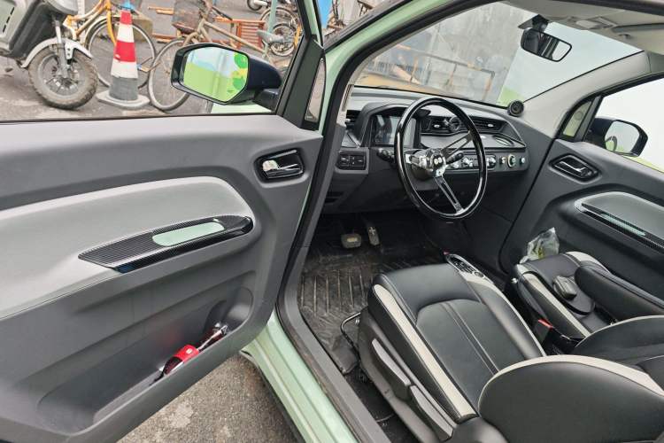 Used Wuling Hongguang MINIEV 2021 Macaron Premium Model – Lithium-NMC Driver Seat