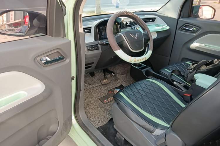 Used Wuling Hongguang MINIEV 2021 Macaron Fashion Model Lithium Iron Phosphate Driver Seat