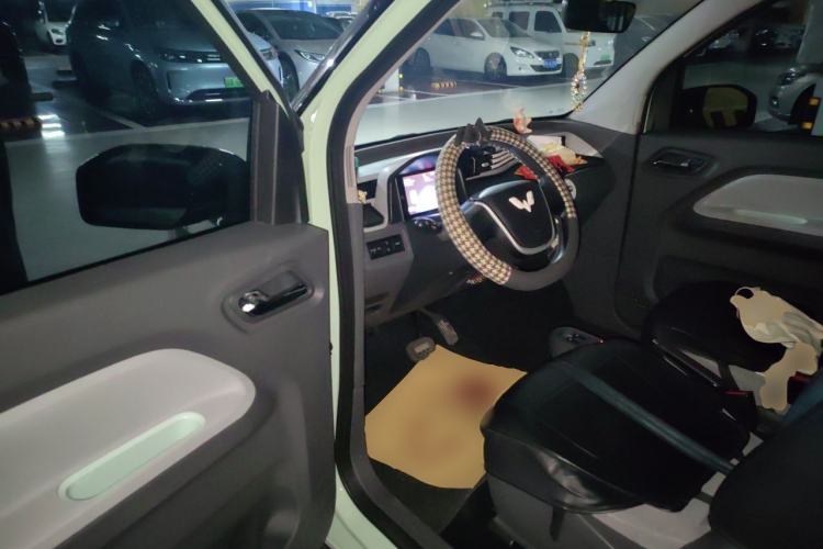 Used Wuling Hongguang MINIEV 2021 Macaron Premium Model – Lithium Iron Phosphate Driver Seat