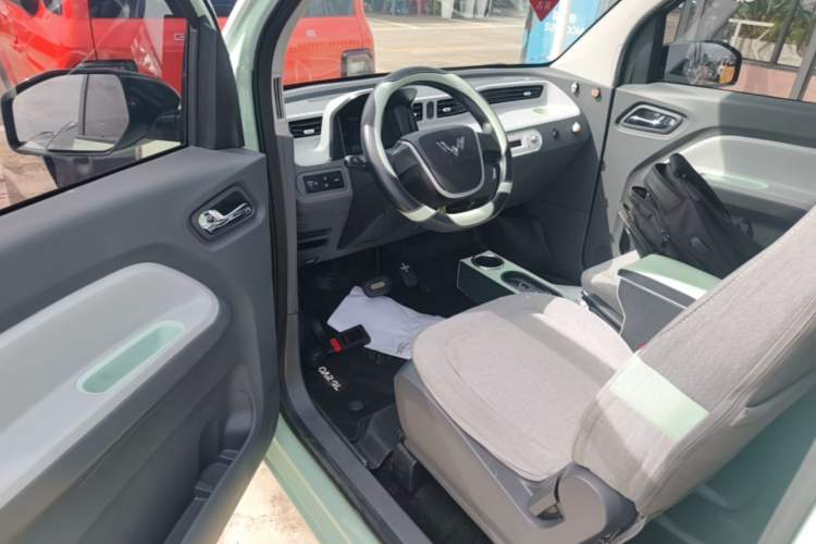 Used Wuling Hongguang MINIEV 2021 Macaron Premium Model – Lithium Iron Phosphate Driver Seat
