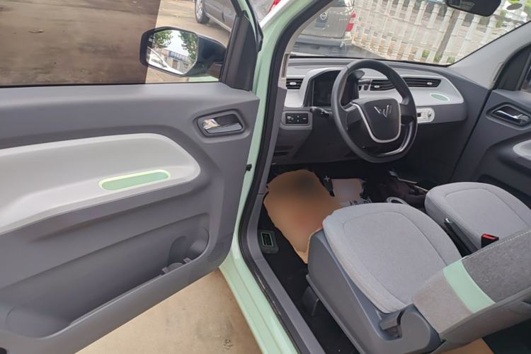 Used Wuling Hongguang MINIEV 2021 Macaron Fashion Model Lithium Iron Phosphate Driver Seat
