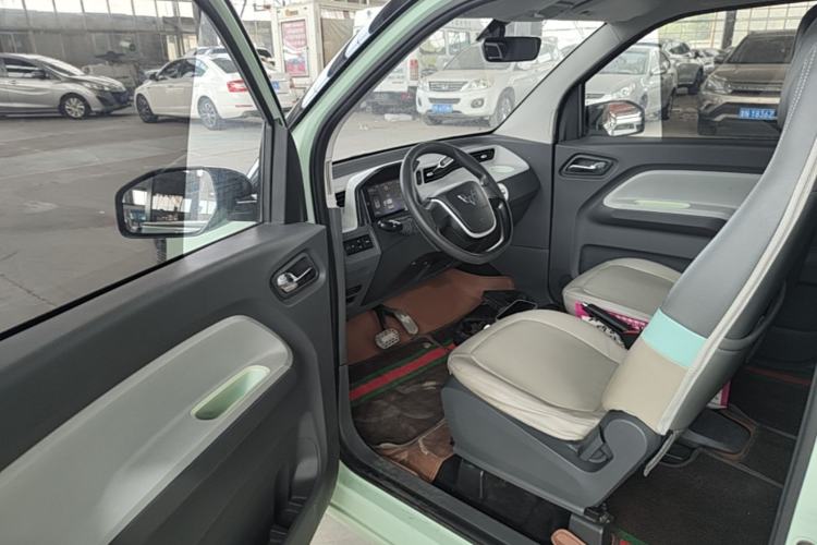 Used Wuling Hongguang MINIEV 2021 Macaron Fashion Model Lithium Iron Phosphate Driver Seat