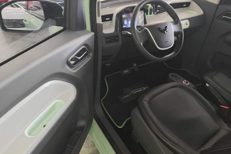 Used Wuling Hongguang MINIEV 2021 Macaron Premium Model – Lithium Iron Phosphate Driver Seat