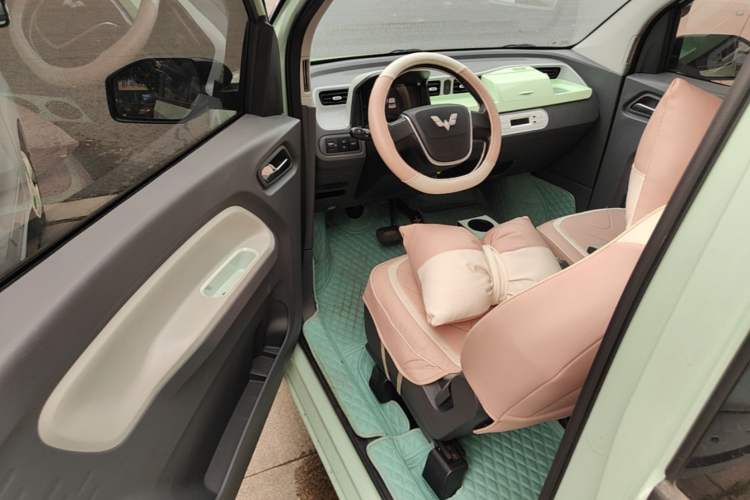 Used Wuling Hongguang MINIEV 2021 Macaron Premium Model – Lithium Iron Phosphate Driver Seat