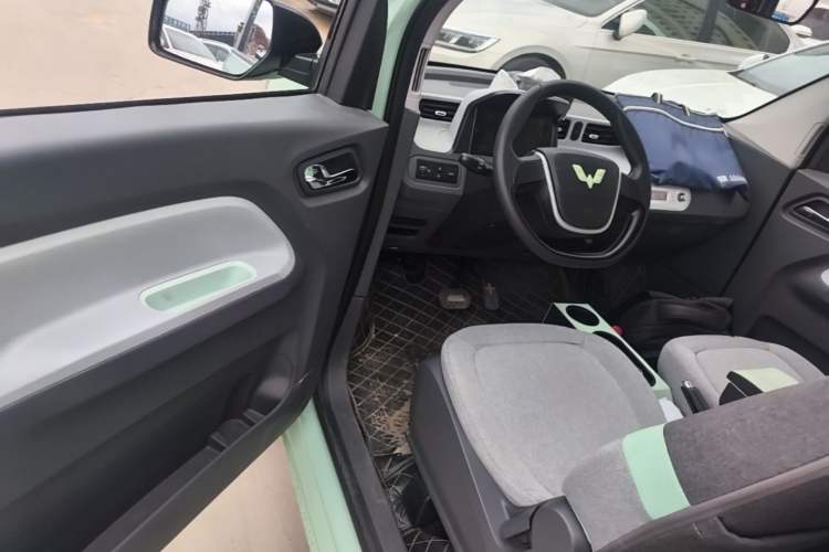 Used Wuling Hongguang MINIEV 2021 Macaron Premium Model – Lithium Iron Phosphate Driver Seat