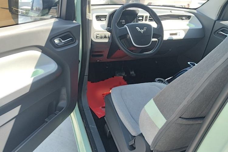 Used Wuling Hongguang MINIEV 2021 Macaron Premium Model – Lithium Iron Phosphate Driver Seat