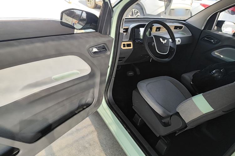 Used Wuling Hongguang MINIEV 2021 Macaron Fashion Model Lithium Iron Phosphate Driver Seat