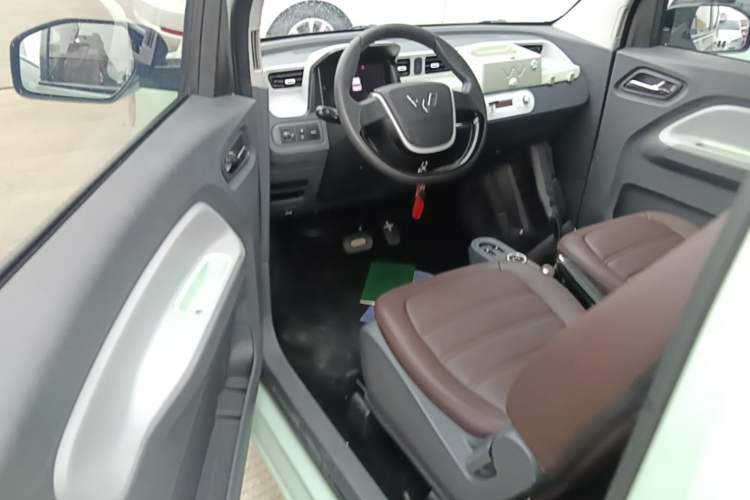 Used Wuling Hongguang MINIEV 2021 Macaron Fashion Edition Lithium-Ion Battery Driver Seat