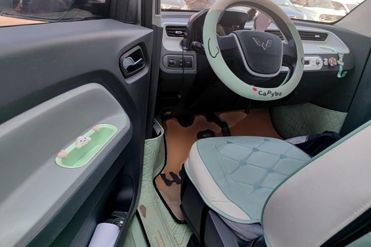 Used Wuling Hongguang MINIEV 2021 Macaron Fashion Model Lithium Iron Phosphate Driver Seat