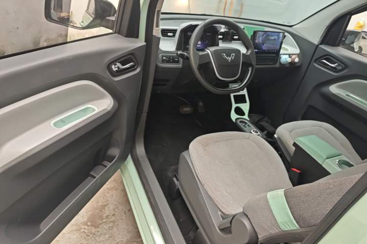 Used Wuling Hongguang MINIEV 2021 Macaron Premium Model – Lithium-NMC Driver Seat