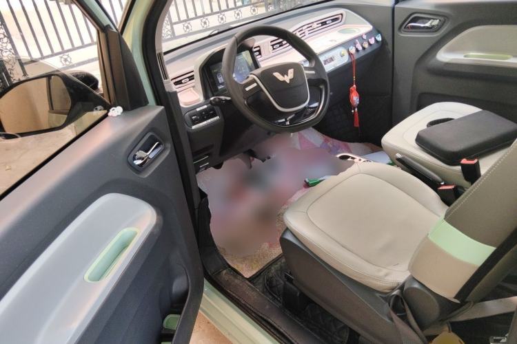 Used Wuling Hongguang MINIEV 2021 Macaron Premium Model – Lithium Iron Phosphate Driver Seat