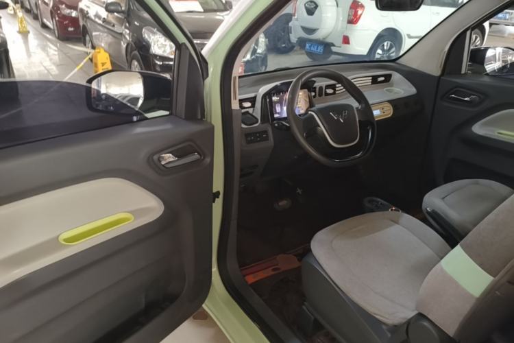 Used Wuling Hongguang MINIEV 2021 Macaron Fashion Model Lithium Iron Phosphate Driver Seat