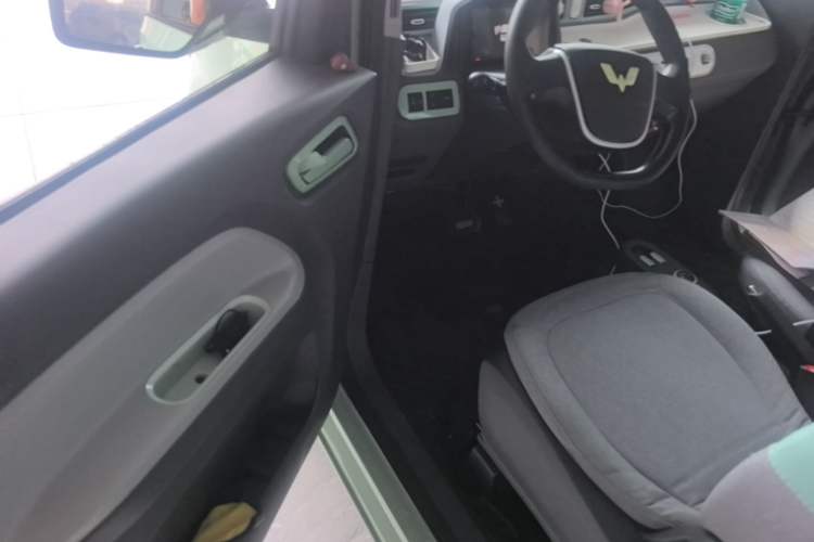 Used Wuling Hongguang MINIEV 2021 Macaron Premium Model – Lithium Iron Phosphate Driver Seat
