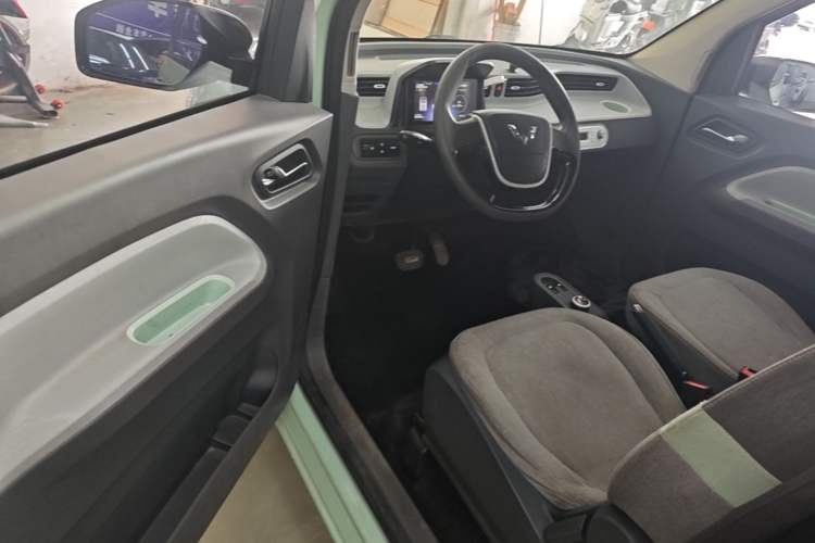 Used Wuling Hongguang MINIEV 2021 Macaron Premium Model – Lithium Iron Phosphate Driver Seat