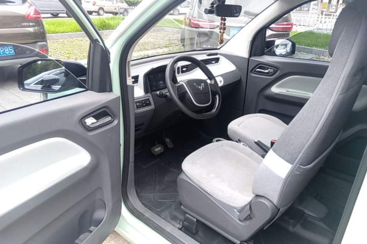 Used Wuling Hongguang MINIEV 2021 Macaron Fashion Model Lithium Iron Phosphate Driver Seat