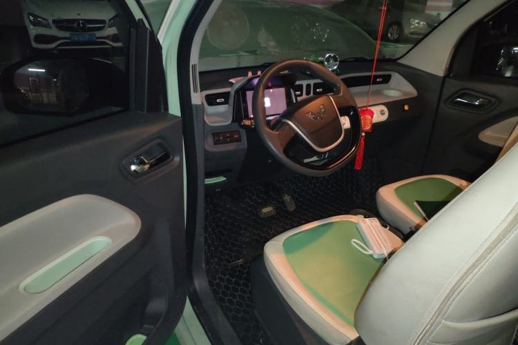 Used Wuling Hongguang MINIEV 2021 Macaron Fashion Model Lithium Iron Phosphate Driver Seat